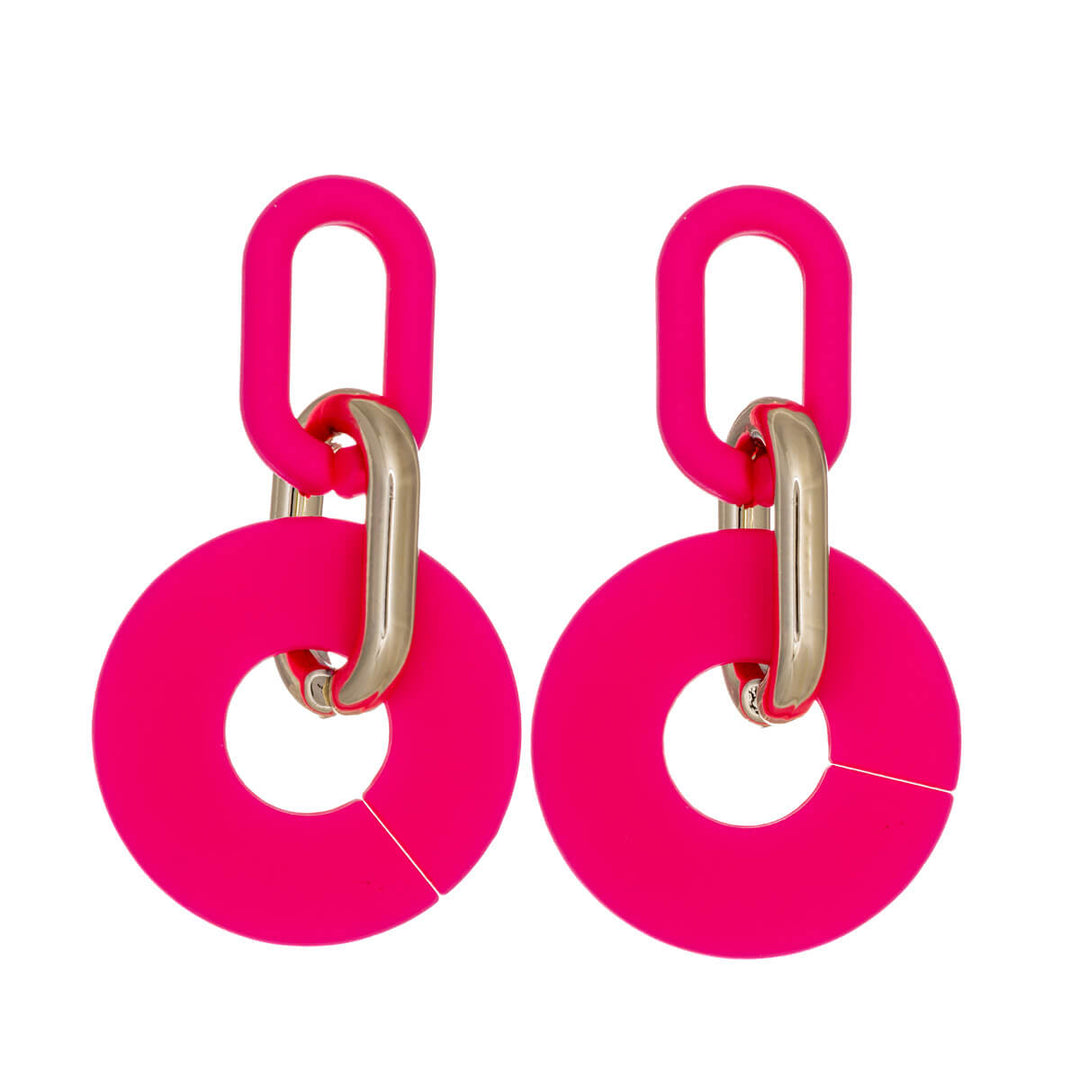 Färgglada hängande örhängen i plast