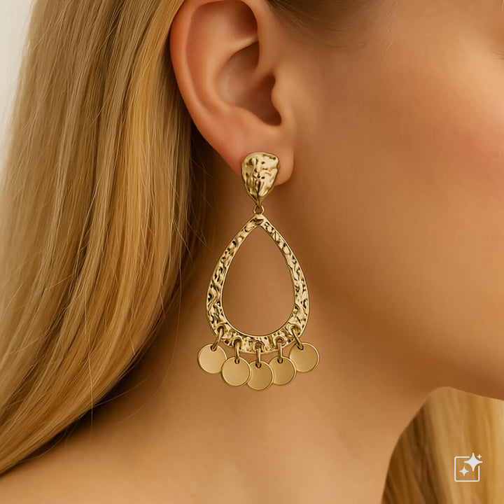 Smidda dinglande örhängen med hängen