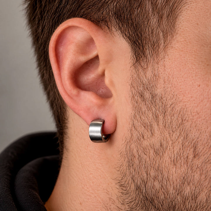 Leveät harjatut teräs korvarenkaat 7mm (Teräs 316L)