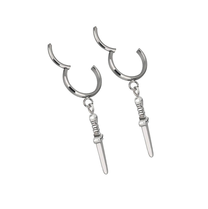 Örhängen i titan med svärdhänge (titan G23)