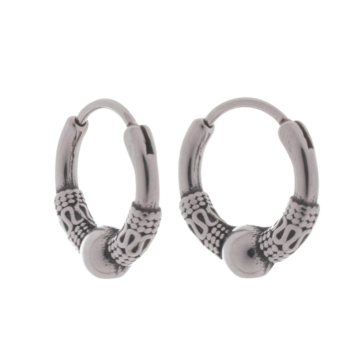 Decorated earring with ball – surgical steel