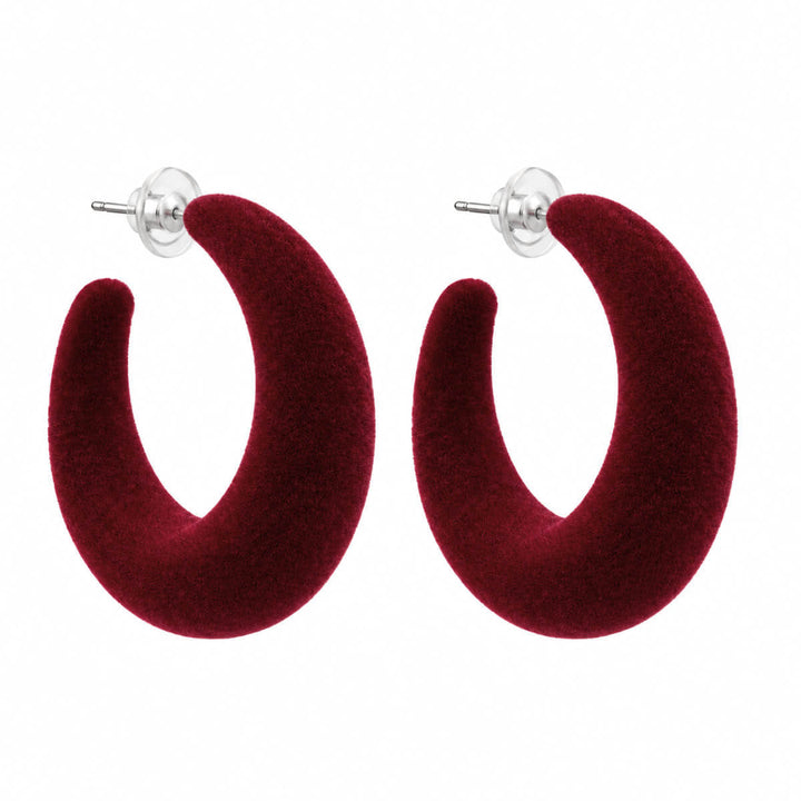 Small velvet earrings, 3 cm