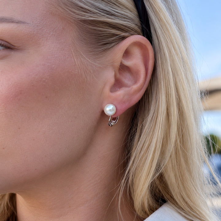 Pearl -knapp 8mm klippörhängen (stål 316L)