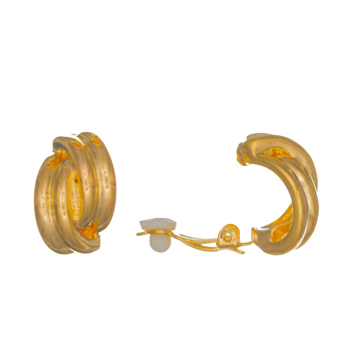 Böjda, flätade örhängen med halvrund klämfäste