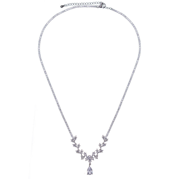 Vinstockliknande halsband i zirkoniumoxid