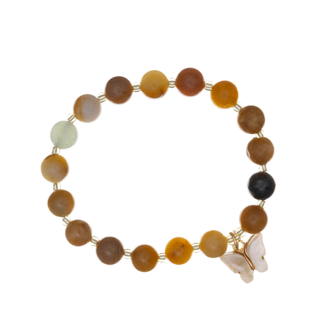 Armband med stenpärlor och fjärilshänge