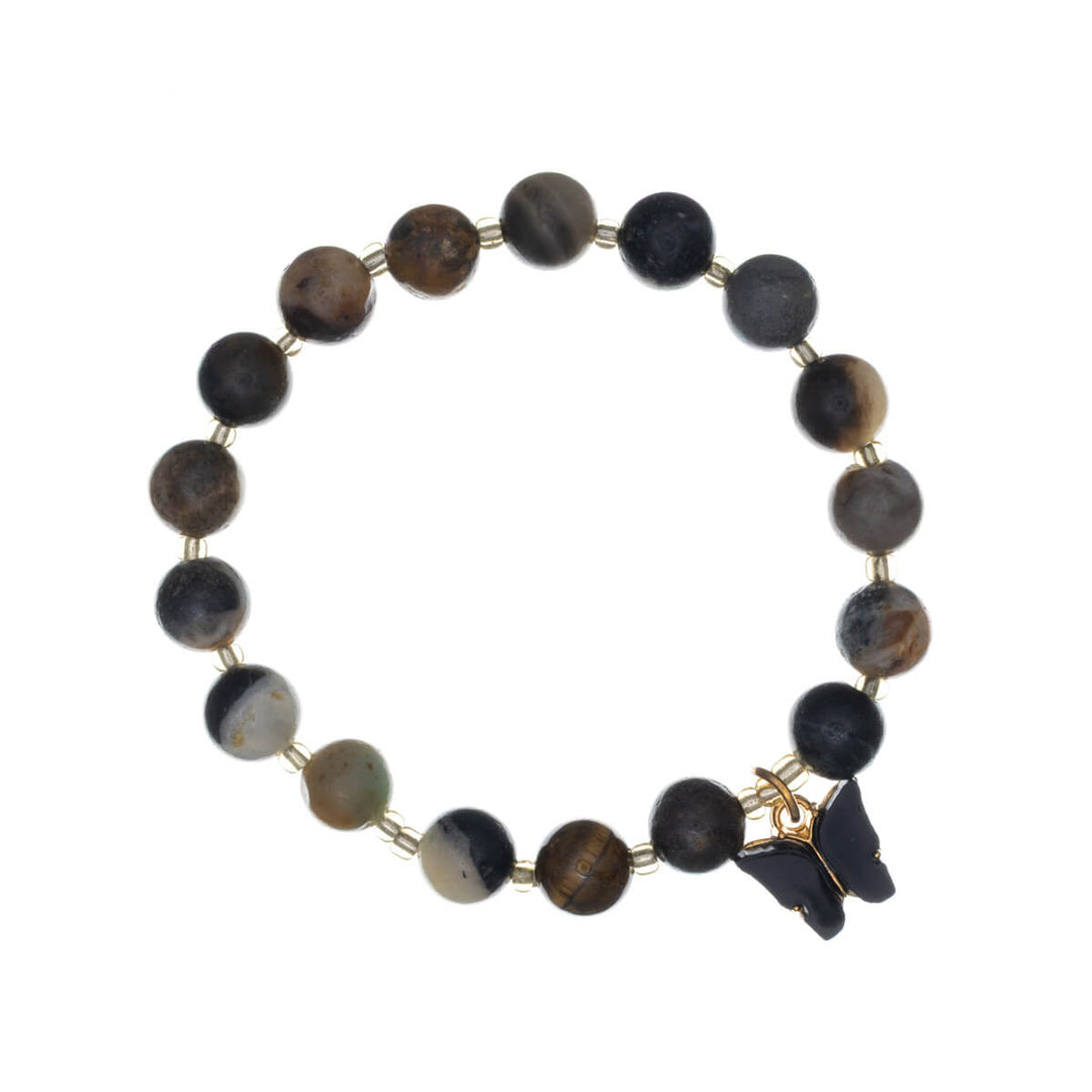 Armband med stenpärlor och fjärilshänge