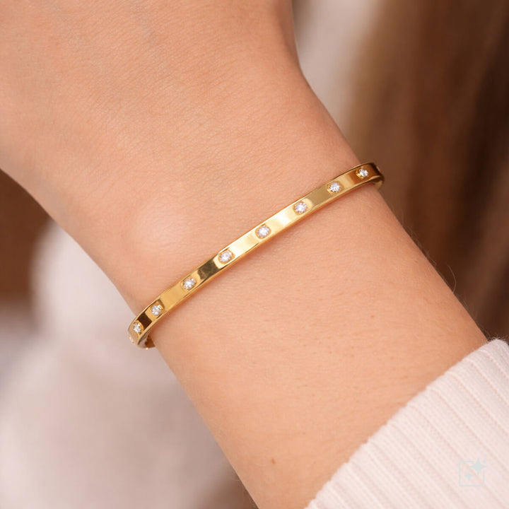 Narrow zirconia four-leaf clover bangle with a hinge (316L stainless steel)