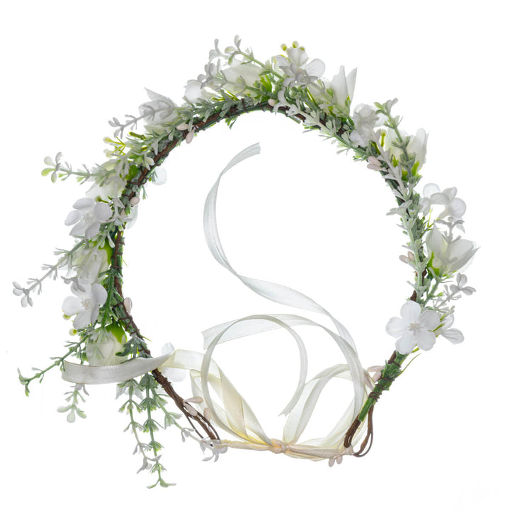 Krans av vita hortensiapetaler