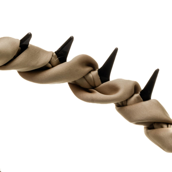 Plastiskt hårband dekorerat med satintyg