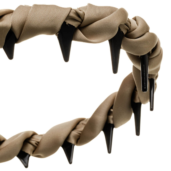 Plastiskt hårband dekorerat med satintyg