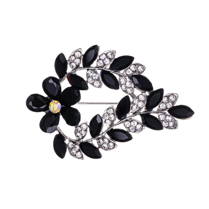 Sparkling flower wreath brooch