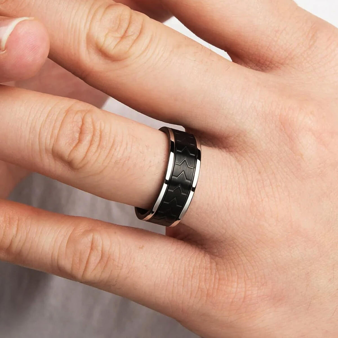 Patterned black ring with polished steel edges (Steel 316L)