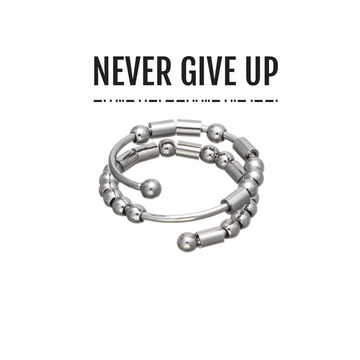 NEVER GIVE UP morsekod antistressring (Stål 316L)