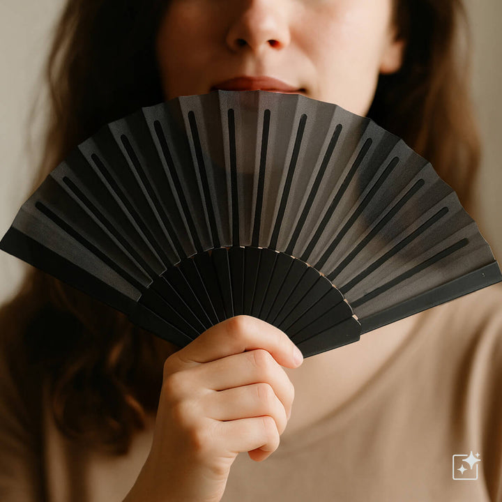 Plastic fan with cloth