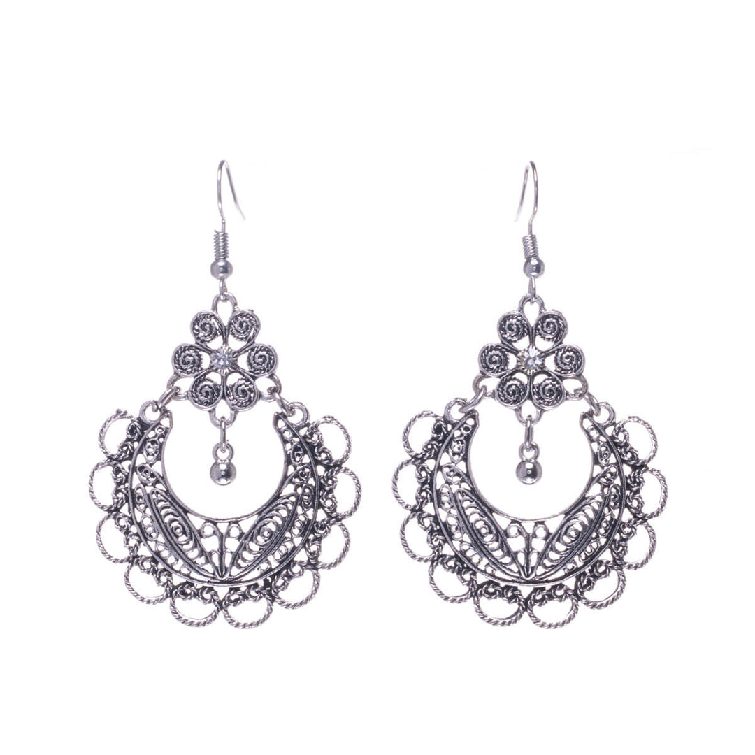 Round decorative flower earrings