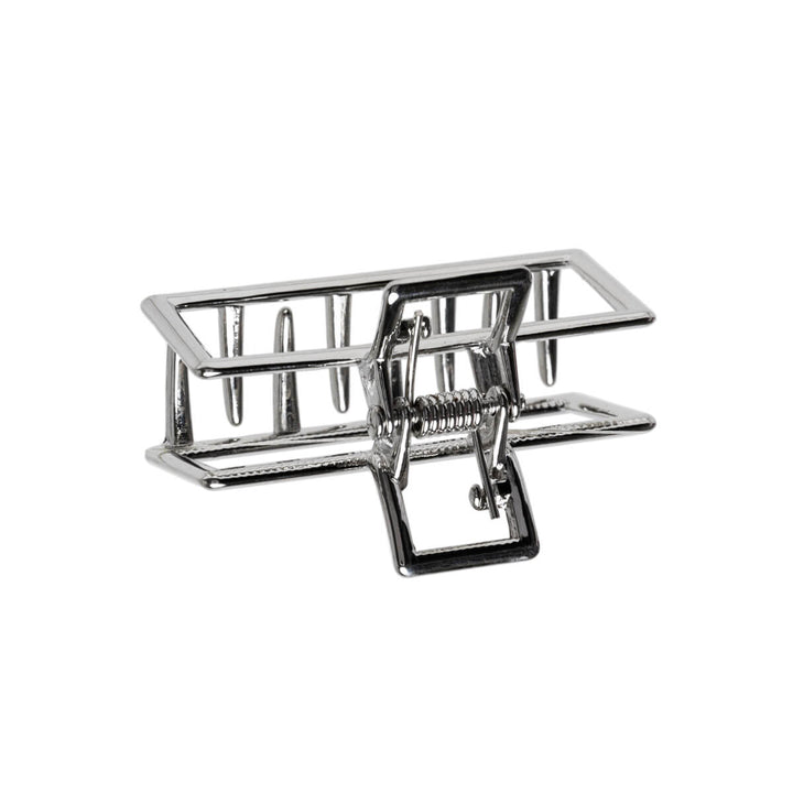 En liten rektangel av metallisk hajtandklipp 4,5 cm