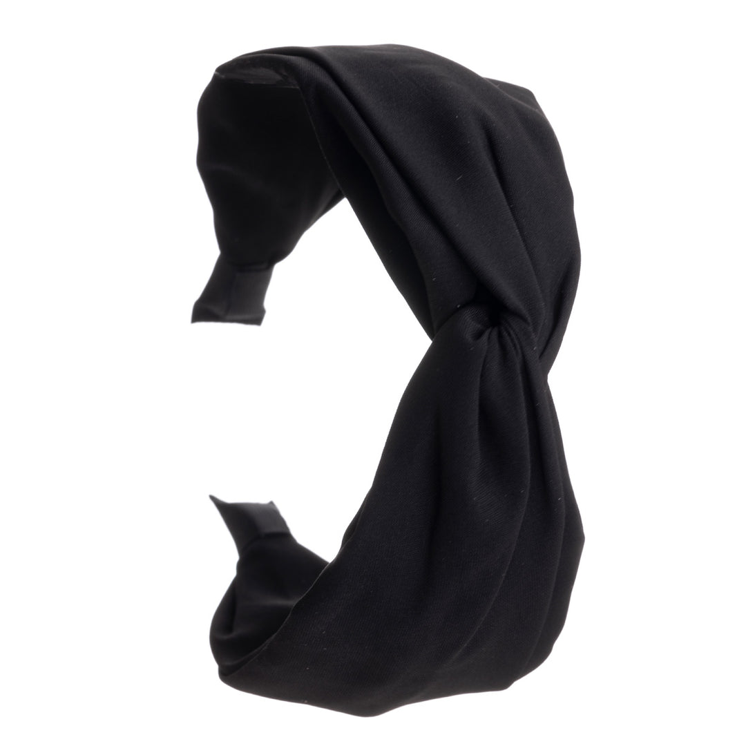 A node strap on a wide hairstyle