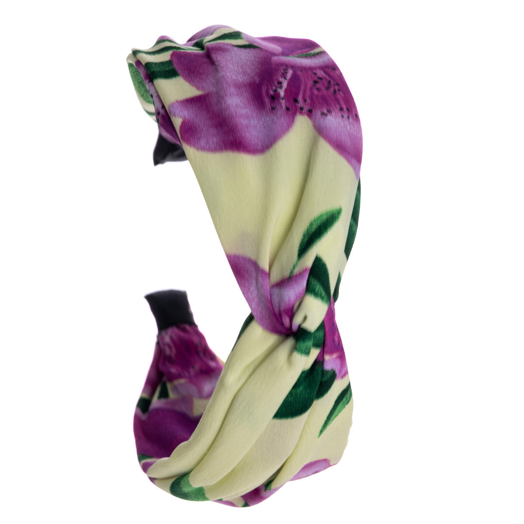 En blomma mönstrad bred hårkrage