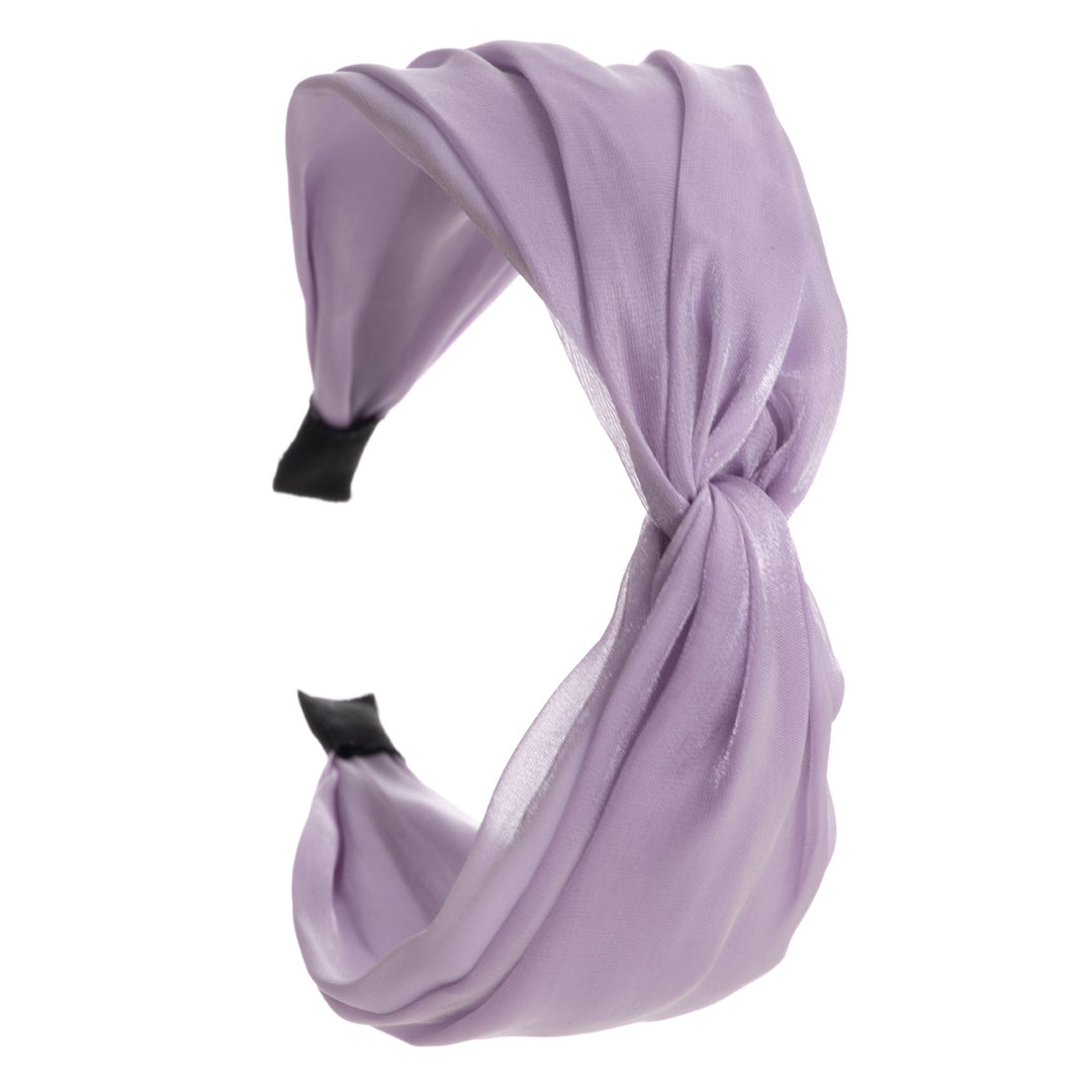 Shiny wide hairstyle