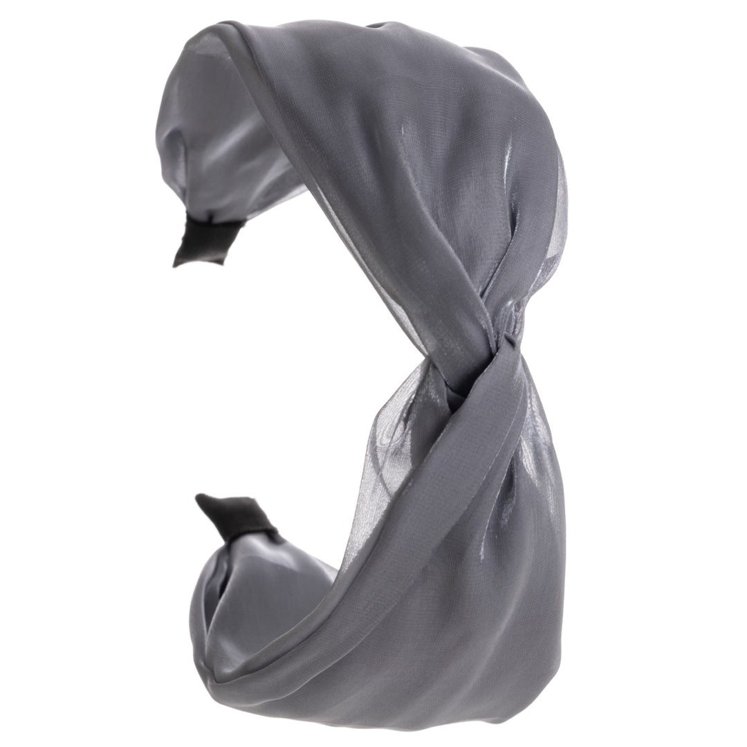 Shiny wide hairstyle