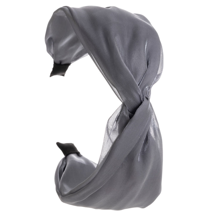 Shiny wide hairstyle