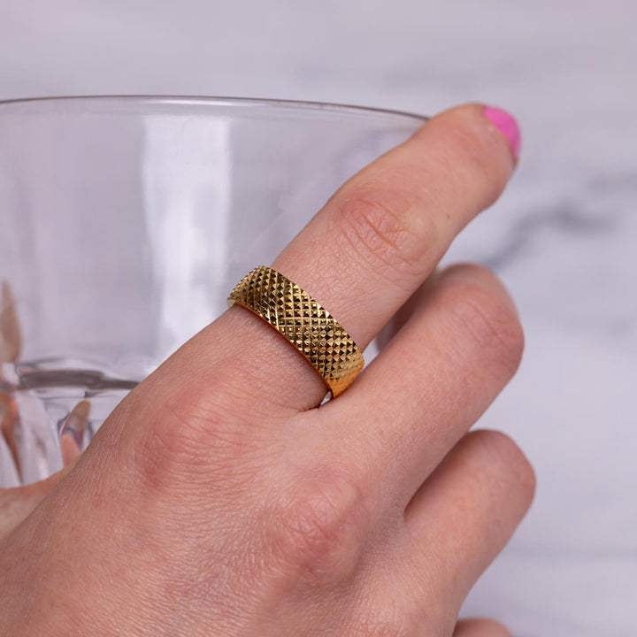 Rough lattice ring 8mm gold (steel 316L)