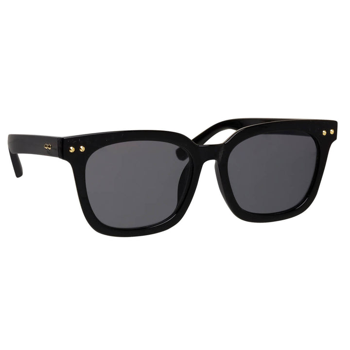 Angular sunglasses with rivet decorations